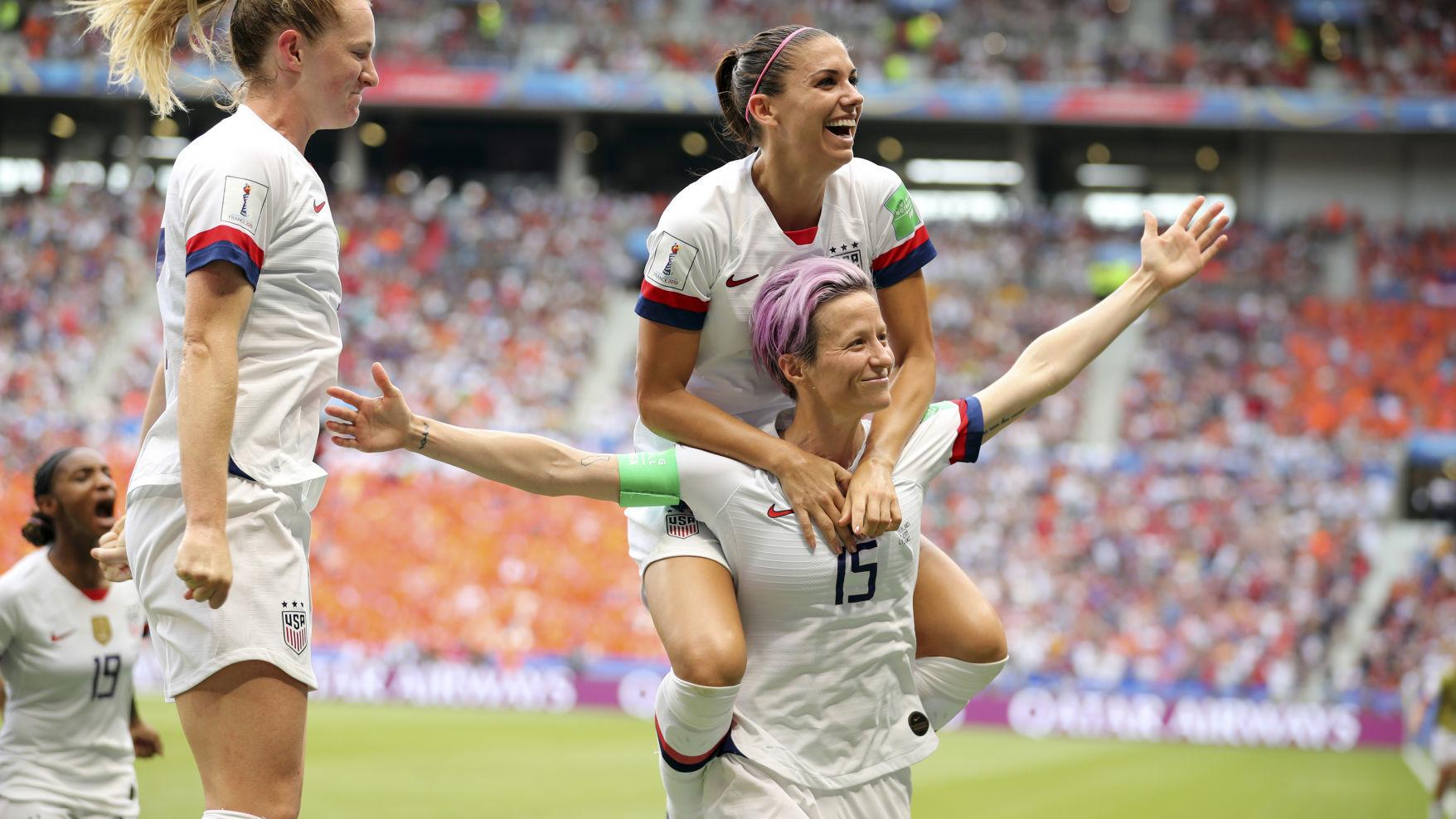 Futbol, una historia de gloria y desigualdad para las mujeres